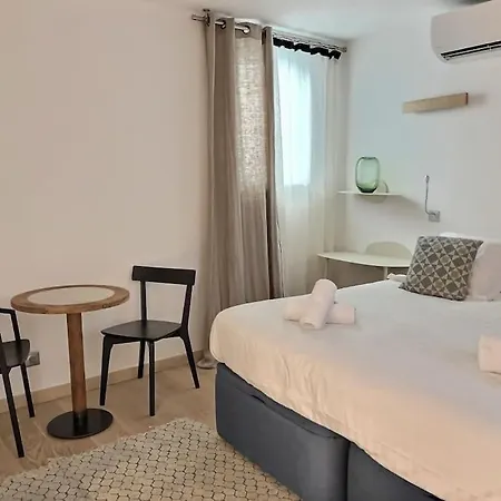 S18923 2 Personnes A Apartment *